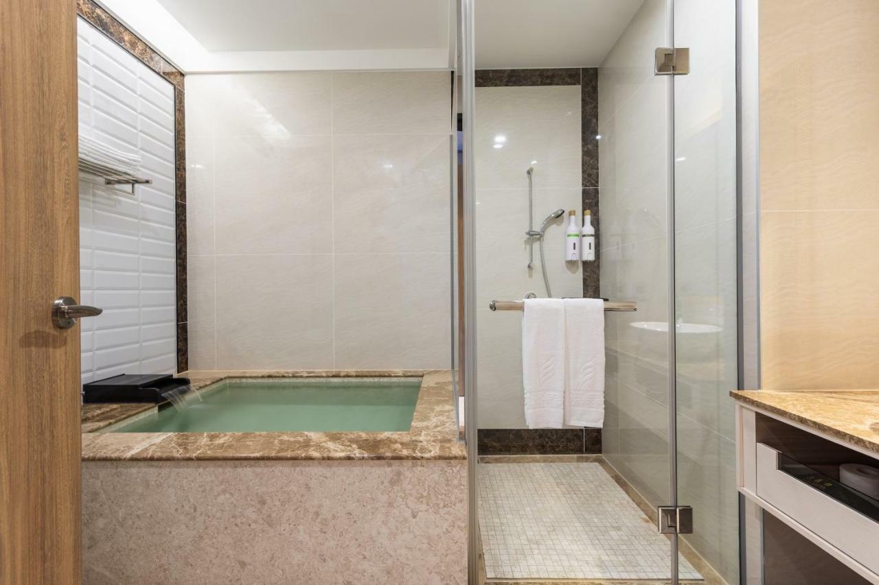 Chuang-Tang Spring Spa Hotel Jiaoxi Exteriör bild